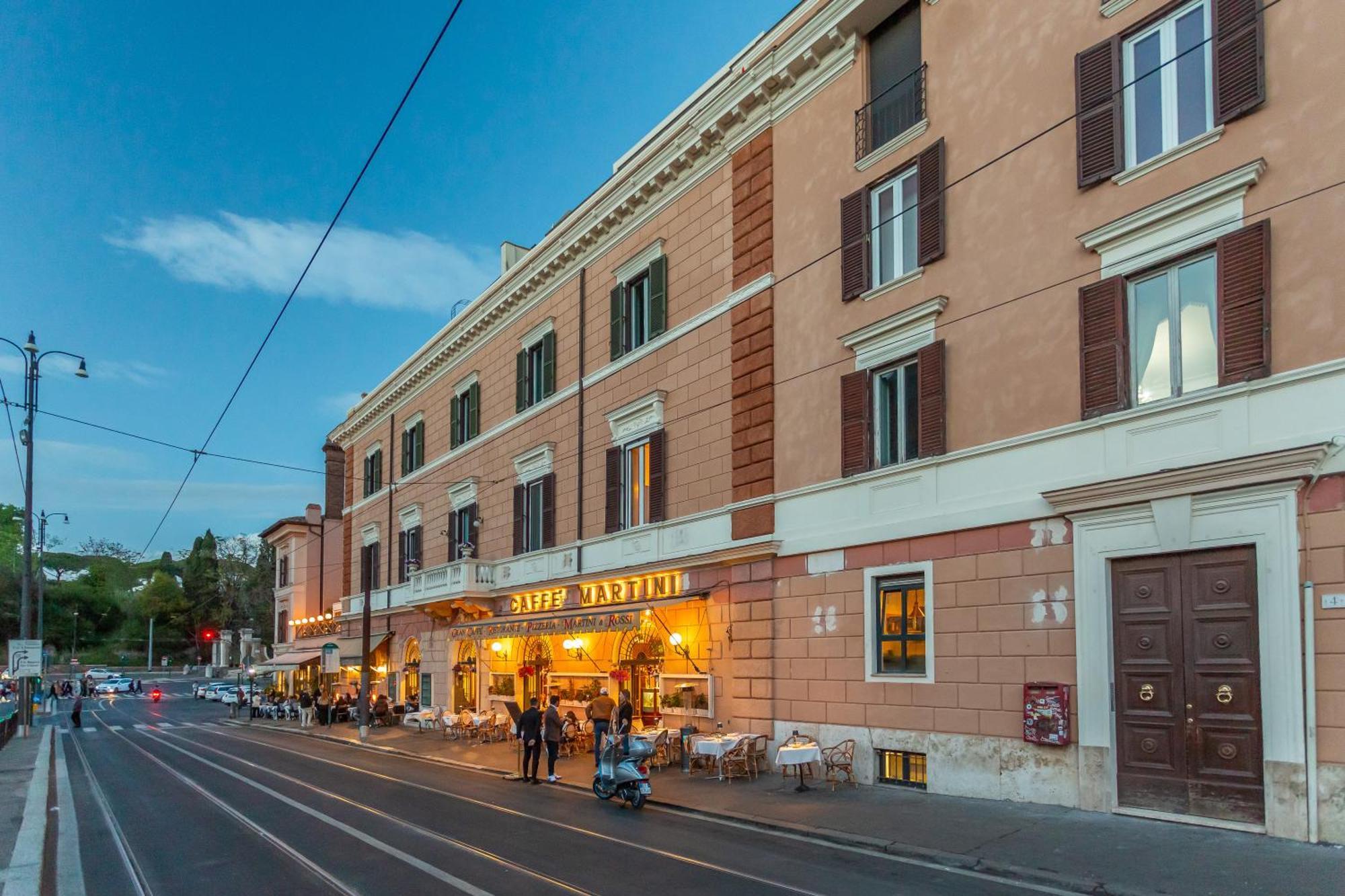 Iconic Apartment With Unique Colosseum View Рим Екстериор снимка